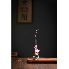 青鼎红芳